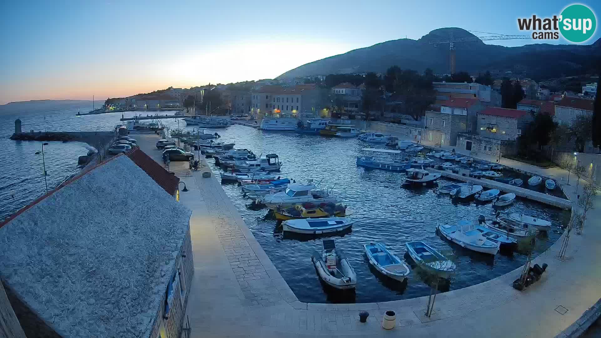 Webcam Bol Hafen – Liveblick auf Bol Riva & Marina