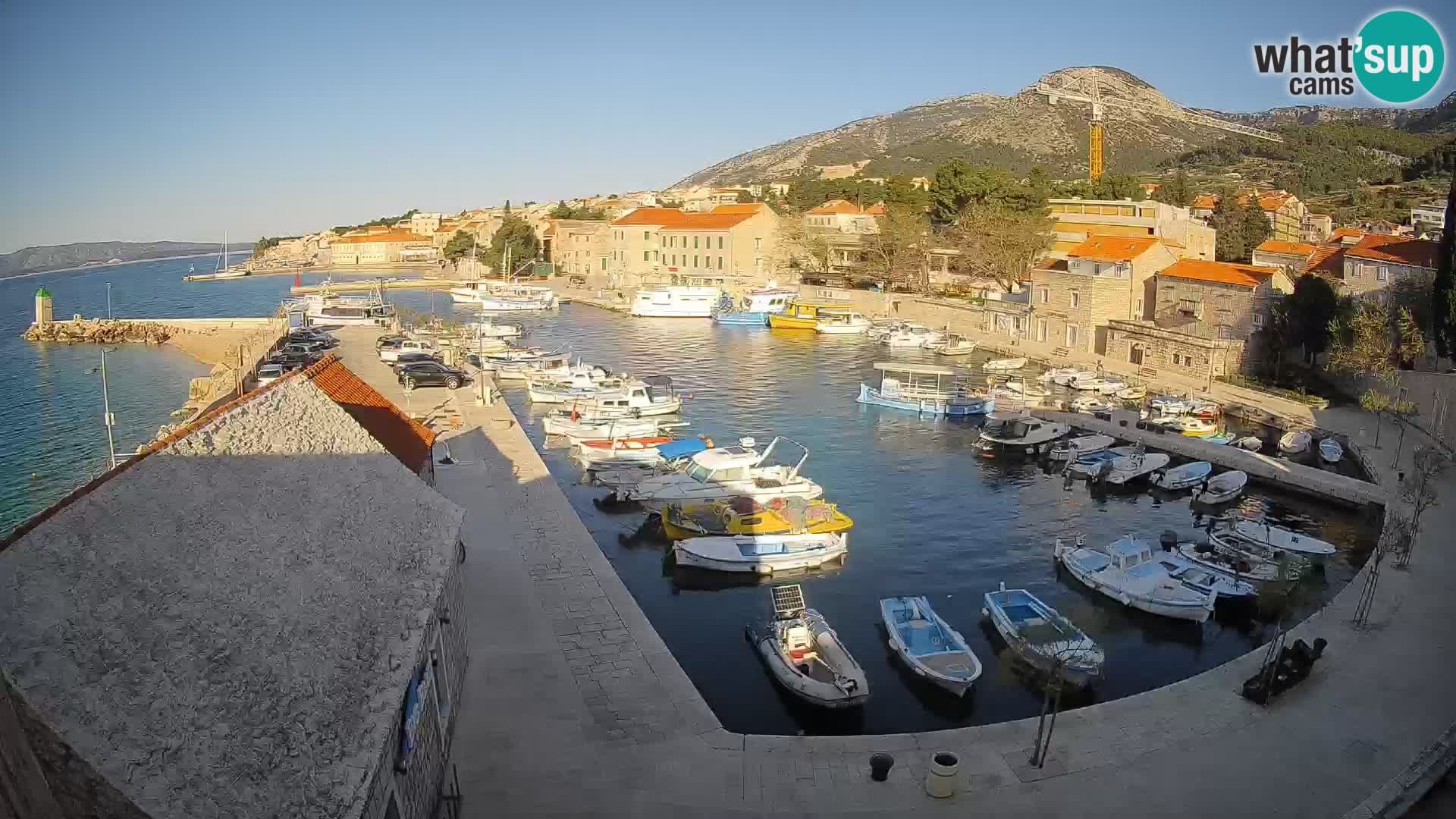 Webcam Bol Hafen – Liveblick auf Bol Riva & Marina