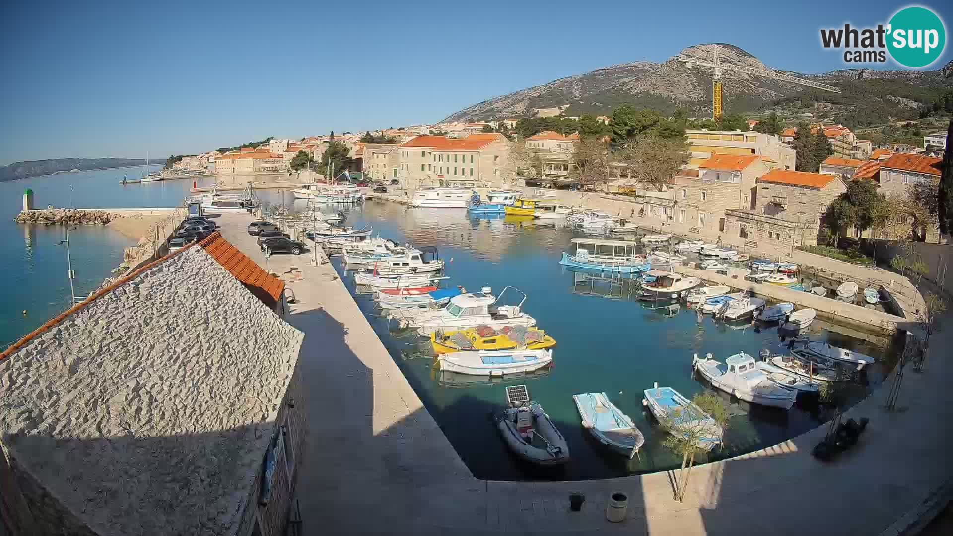 Webcam porto di Bol – Vista live sulla Riva e Marina