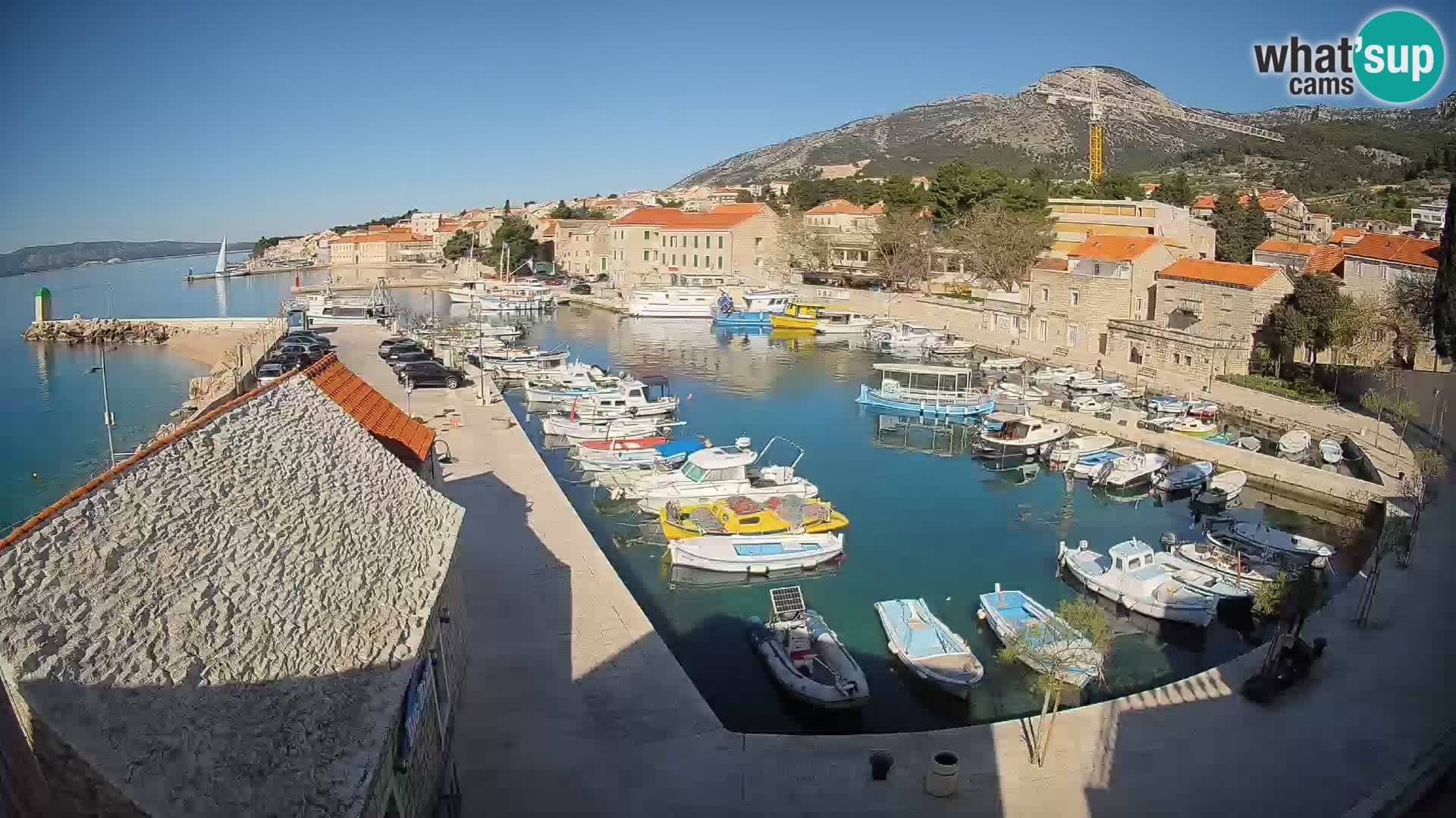 Webcam porto di Bol – Vista live sulla Riva e Marina