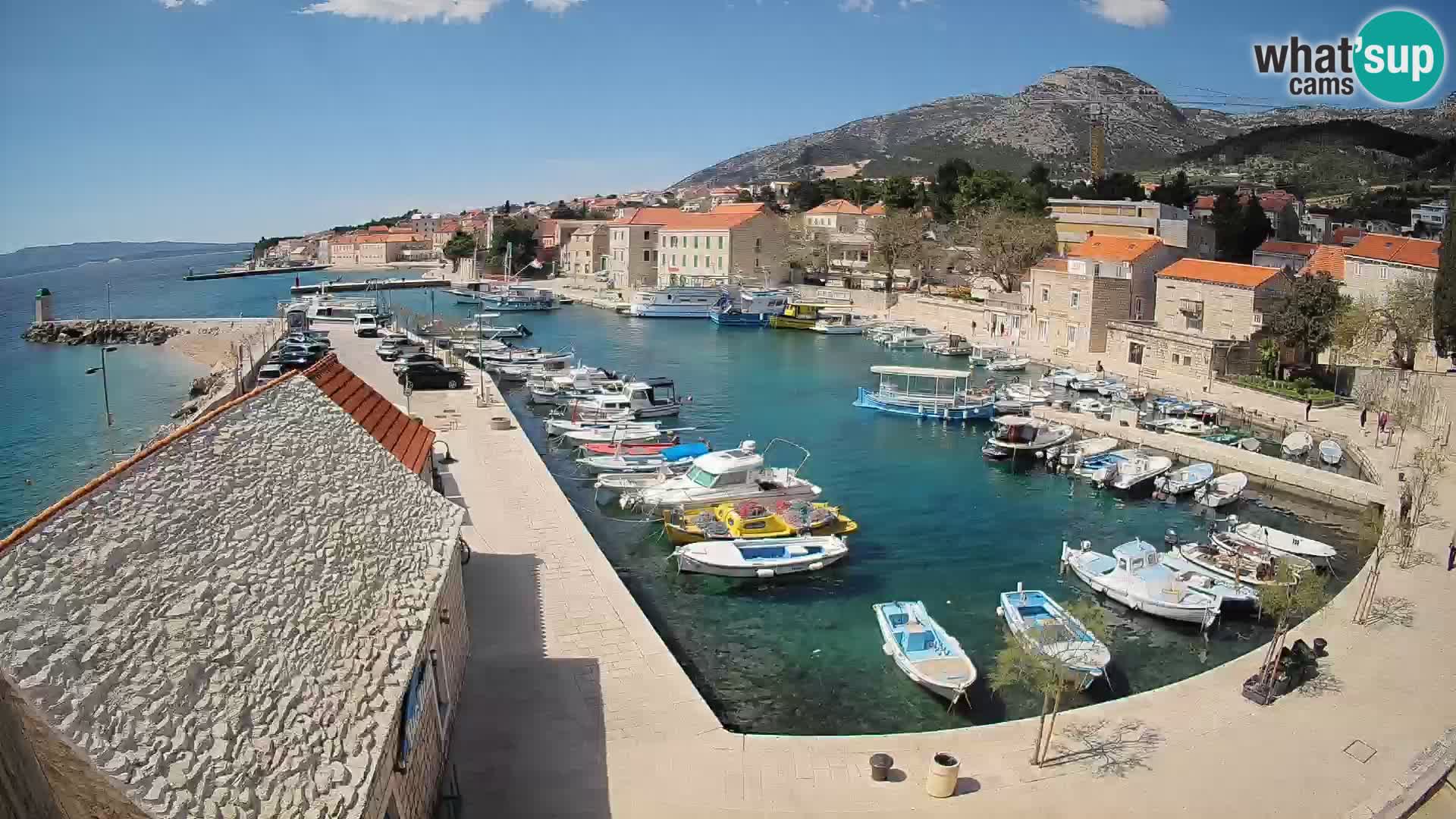 Webcam Bol Hafen – Liveblick auf Bol Riva & Marina