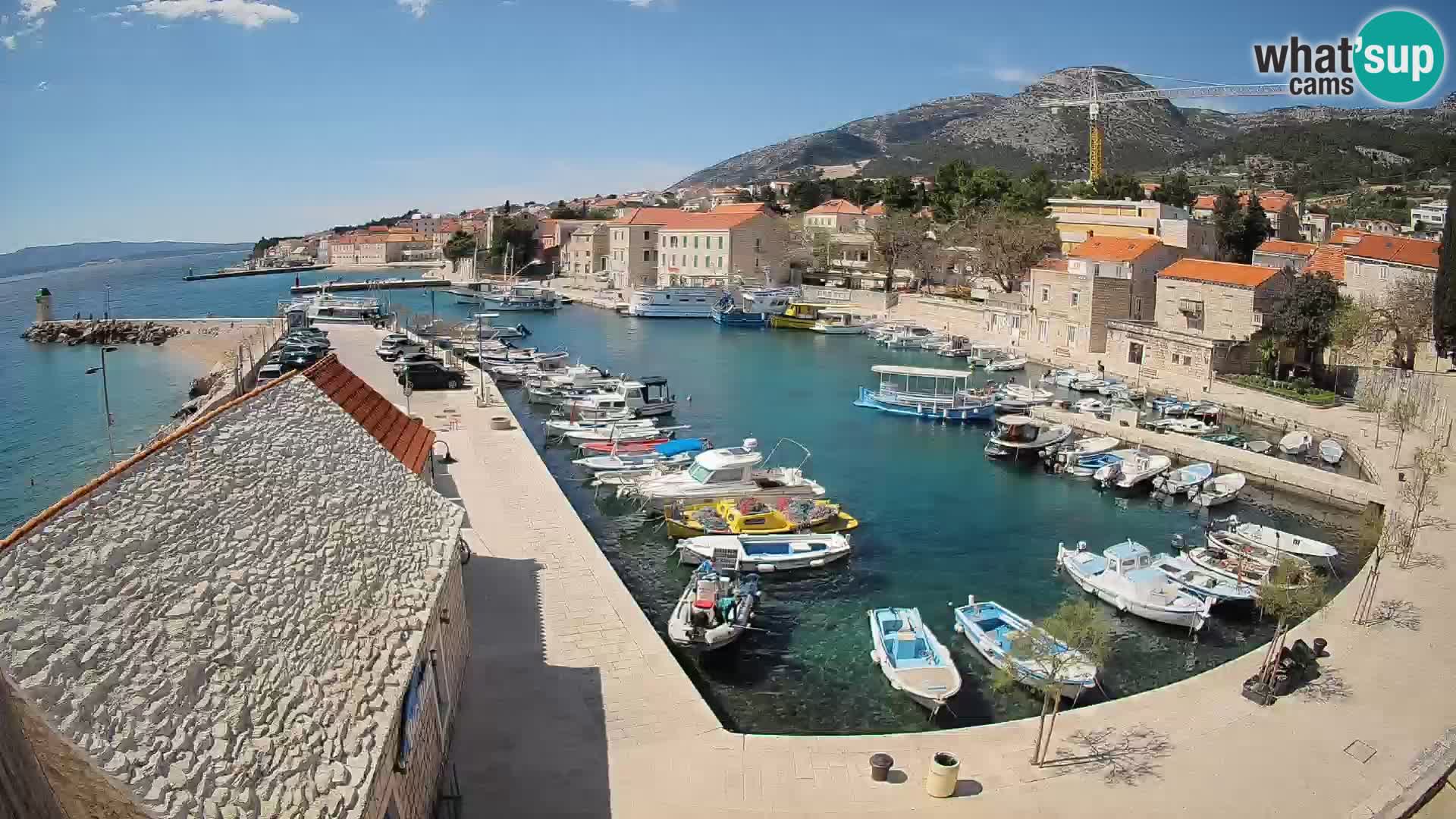 Webcam porto di Bol – Vista live sulla Riva e Marina