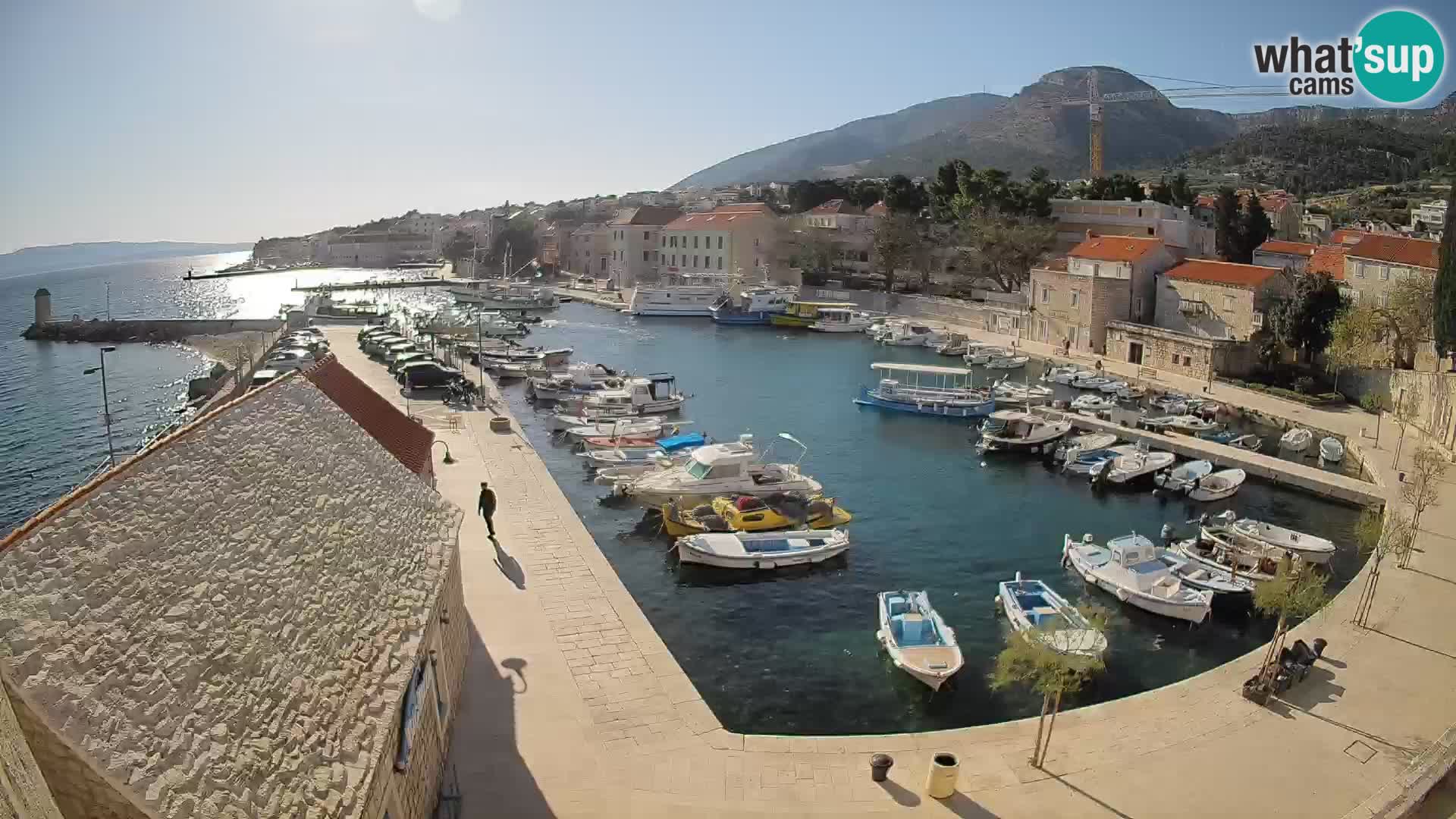 Webcam Bol Harbour – Live View of Bol Riva & Marina
