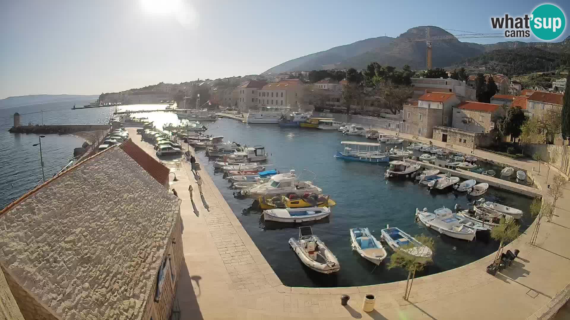 Webcam Bol Harbour – Live View of Bol Riva & Marina