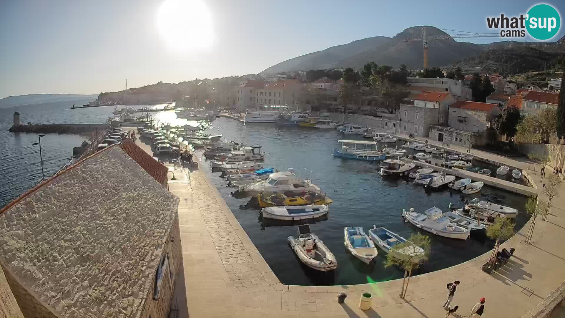 Webcam Bol Hafen – Liveblick auf Bol Riva & Marina