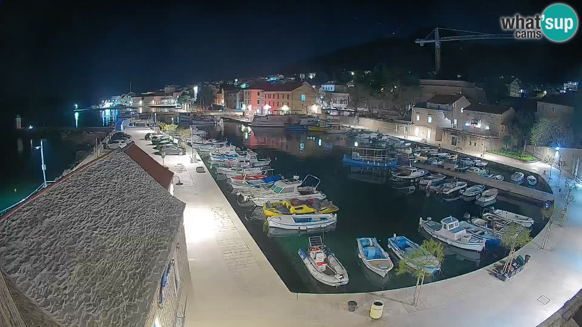 Webcam Bol Hafen – Liveblick auf Bol Riva & Marina