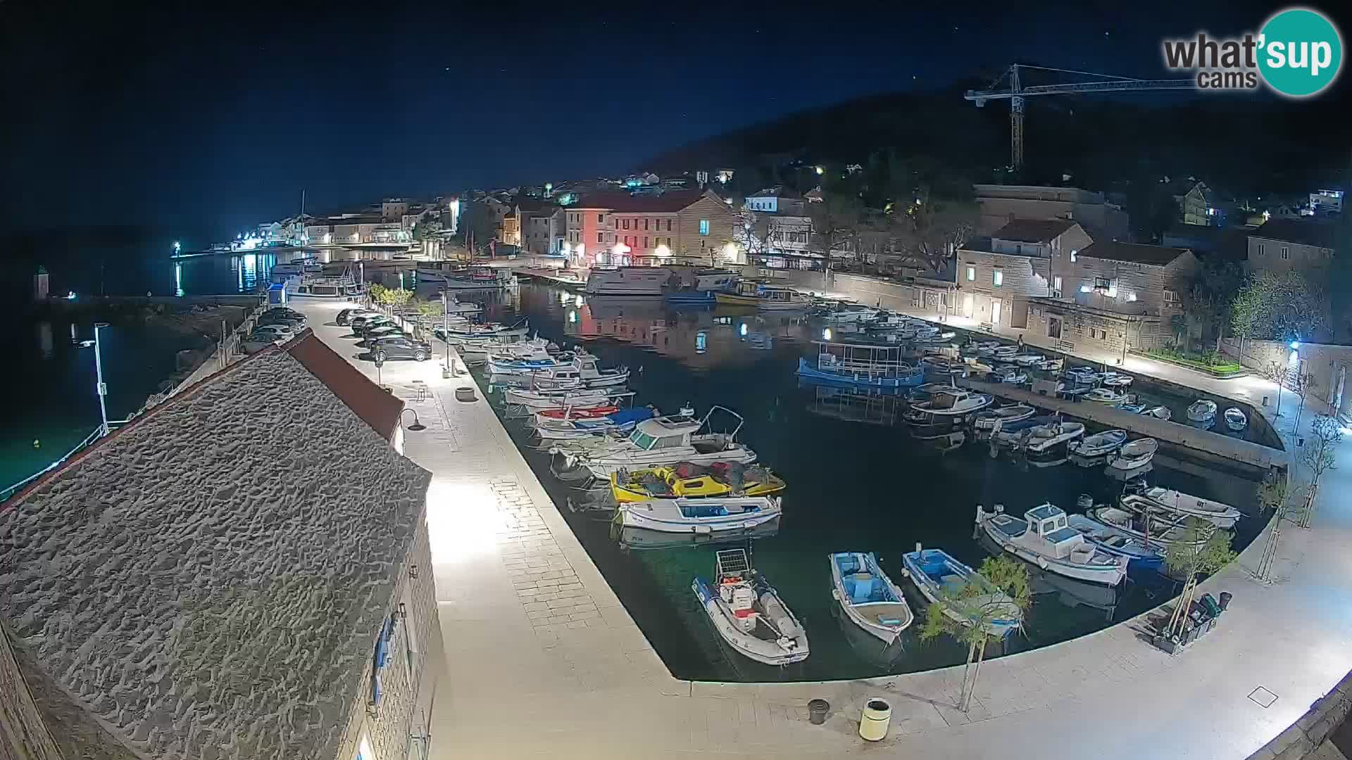 Webcam porto di Bol – Vista live sulla Riva e Marina