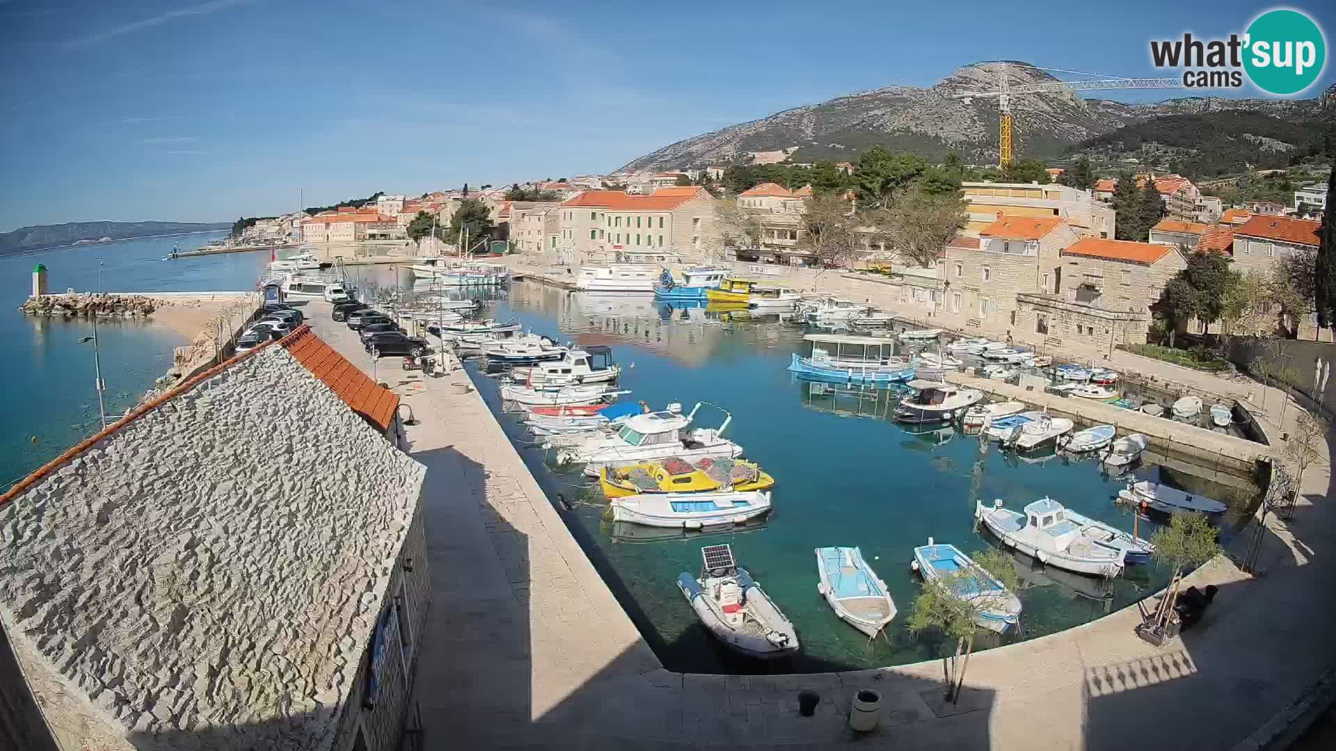 Webcam porto di Bol – Vista live sulla Riva e Marina
