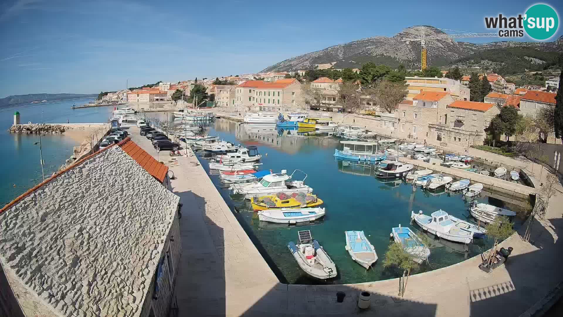 Webcam porto di Bol – Vista live sulla Riva e Marina
