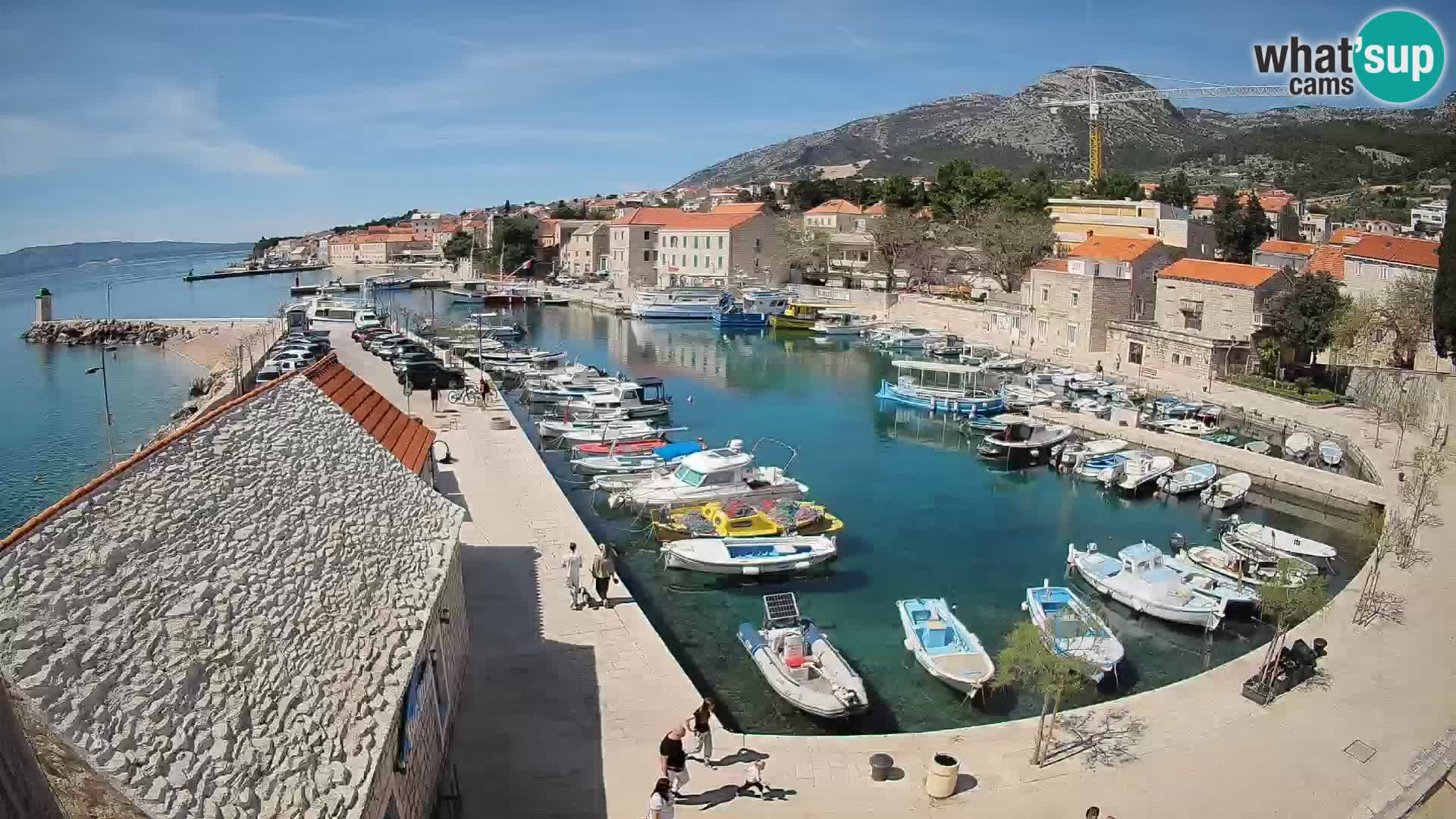 Webcam porto di Bol – Vista live sulla Riva e Marina