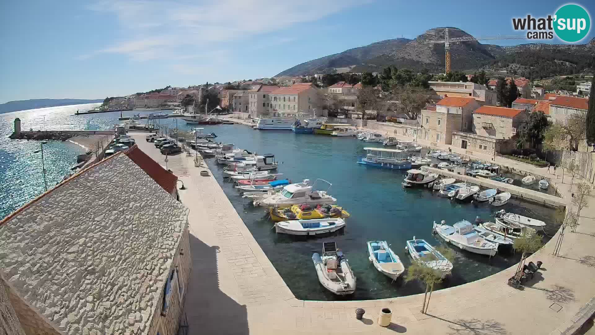 Webcam Bol Hafen – Liveblick auf Bol Riva & Marina
