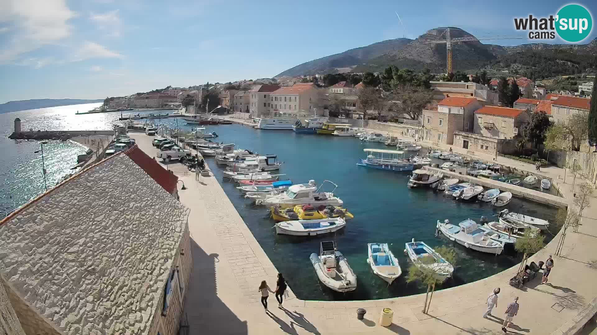 Webcam Bol Harbour – Live View of Bol Riva & Marina
