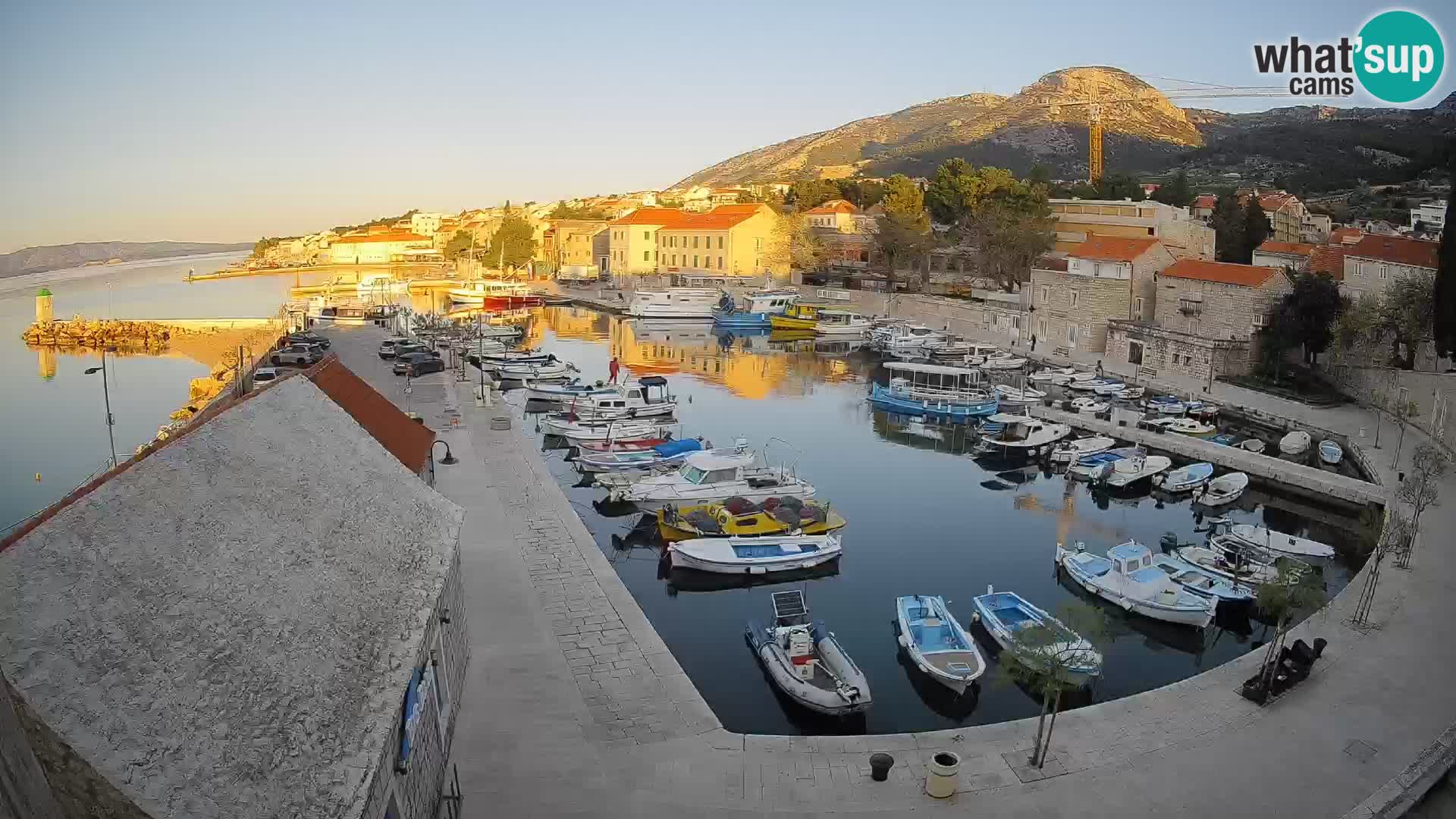 Webcam Bol Harbour – Live View of Bol Riva & Marina