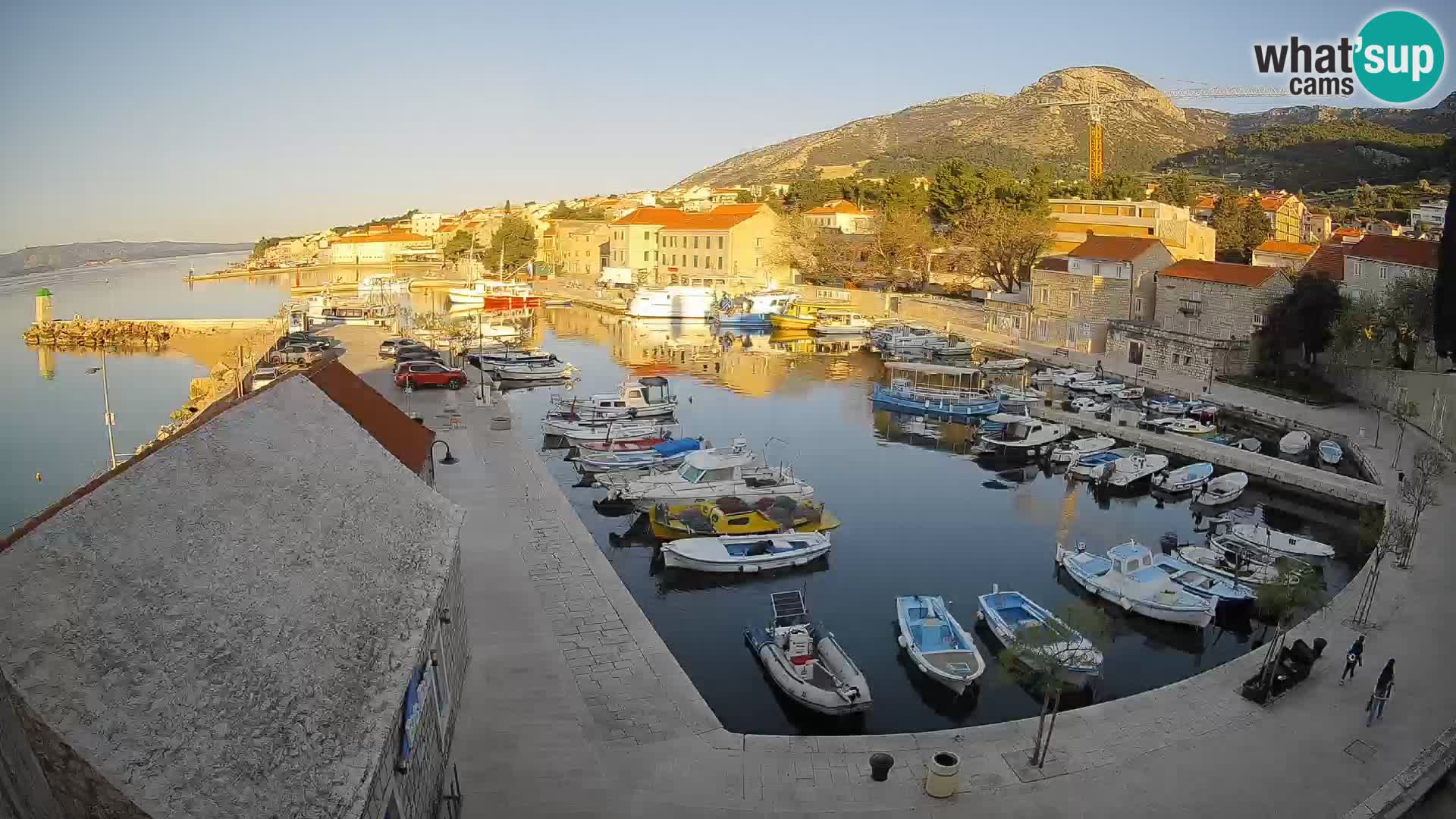 Webcam Bol Hafen – Liveblick auf Bol Riva & Marina