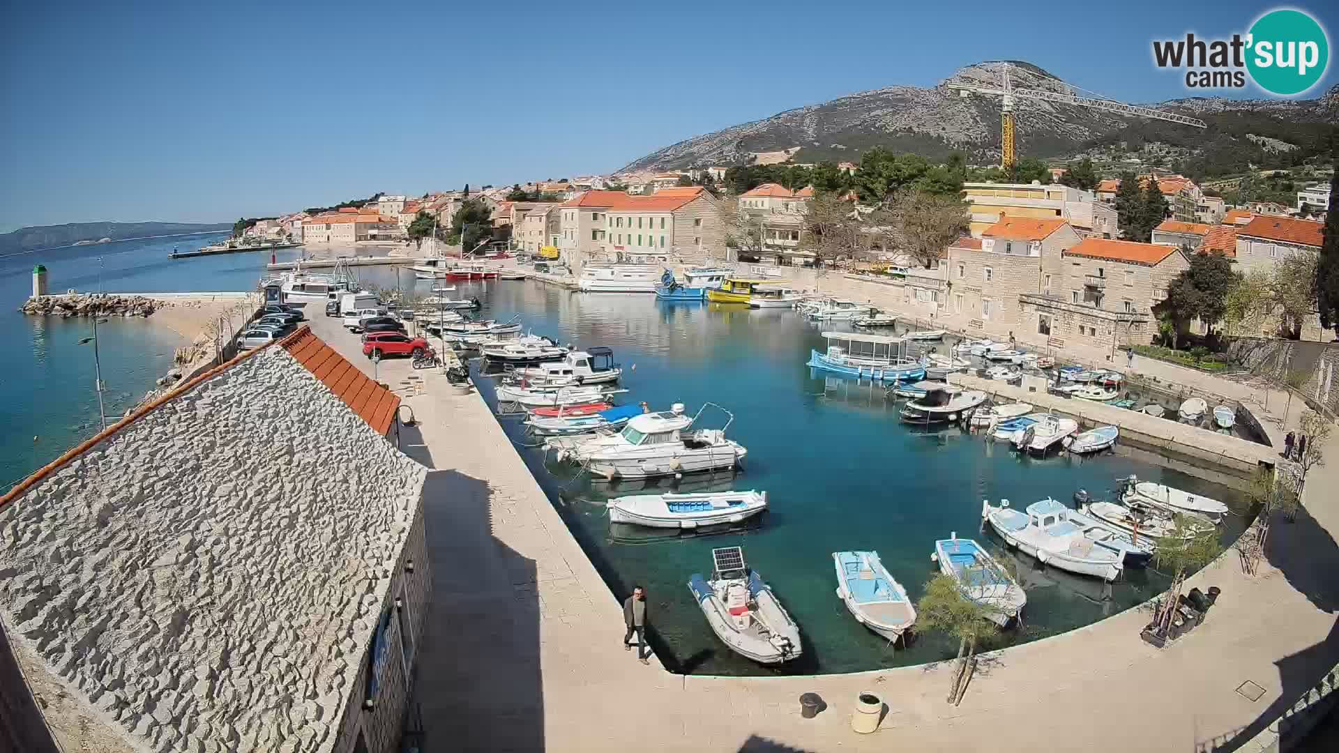 Webcam porto di Bol – Vista live sulla Riva e Marina