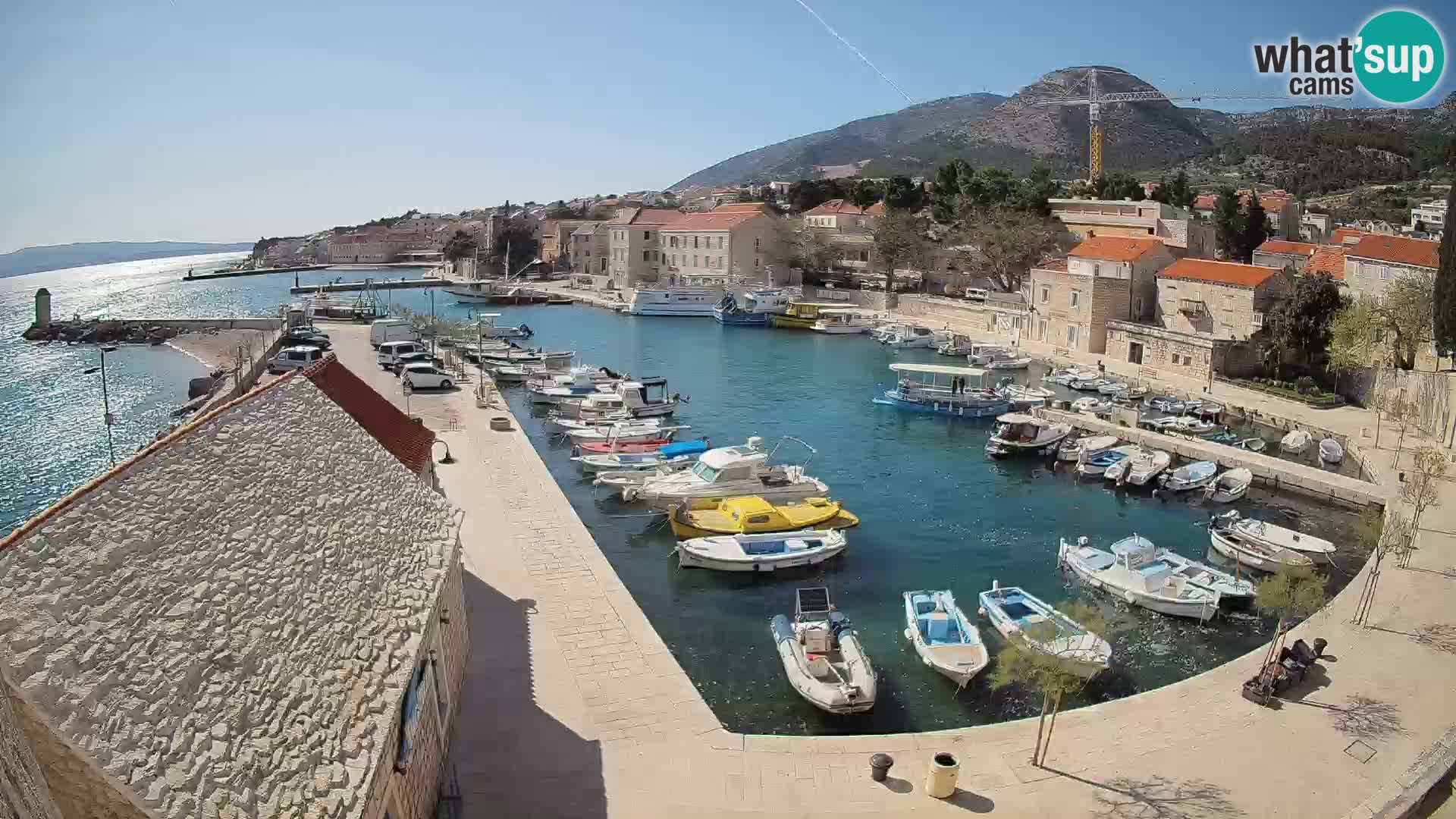 Webcam Bol Hafen – Liveblick auf Bol Riva & Marina