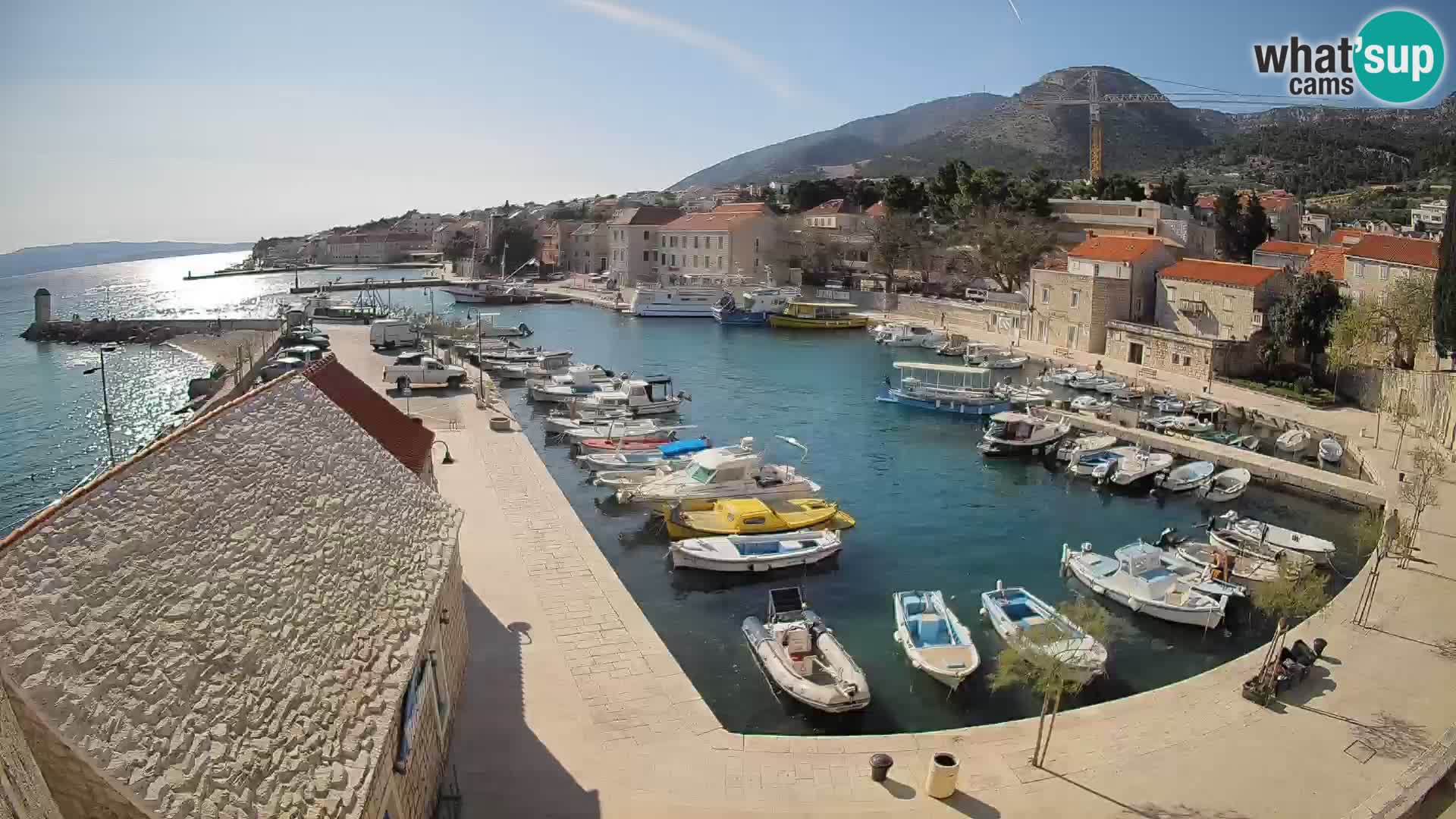 Webcam Bol Hafen – Liveblick auf Bol Riva & Marina