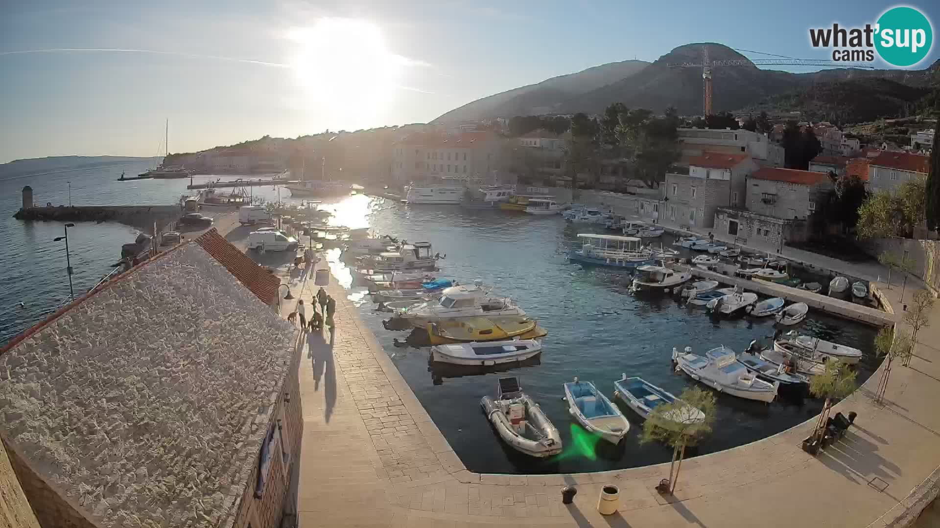 Webcam Bol Hafen – Liveblick auf Bol Riva & Marina