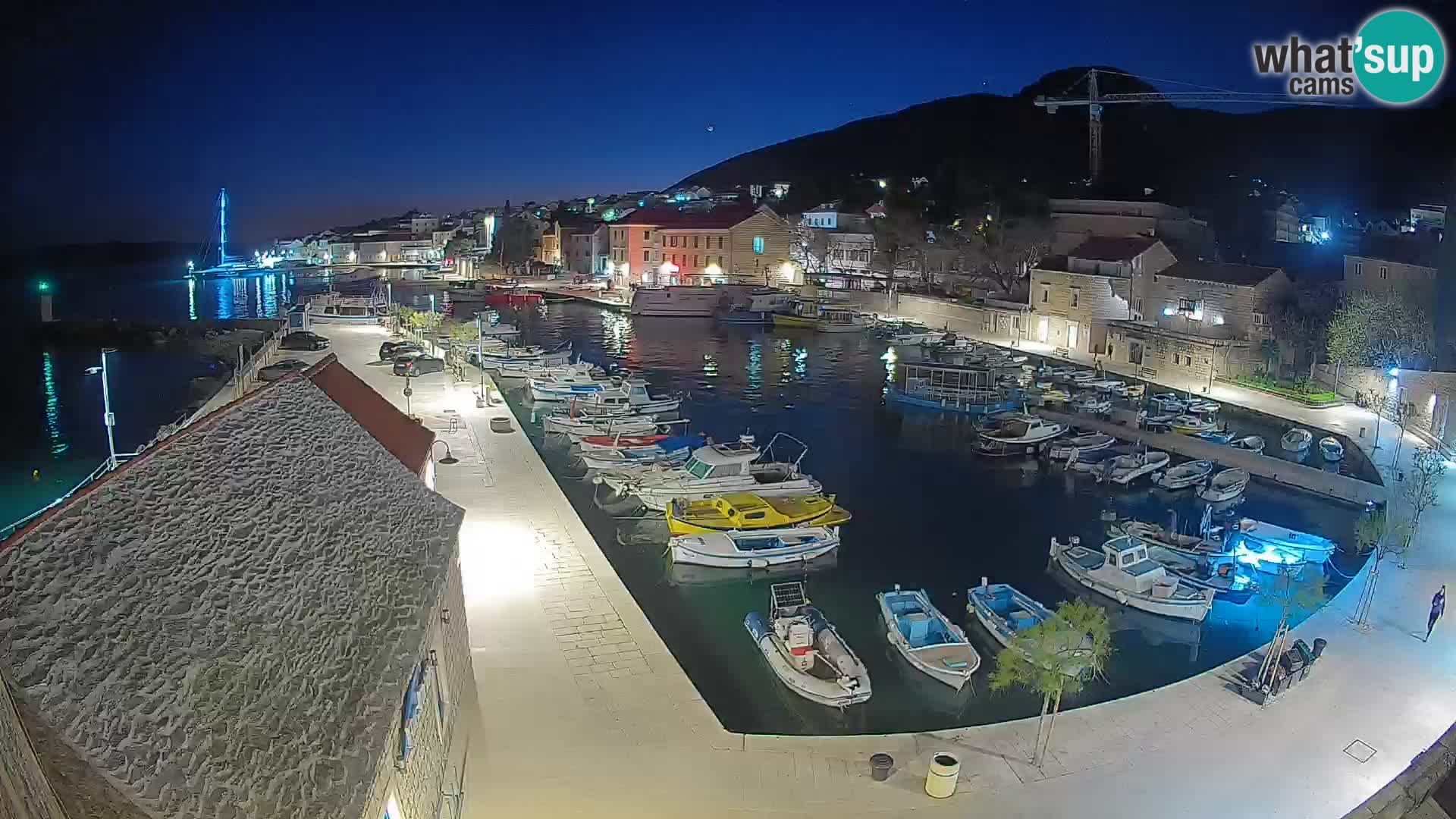Webcam Bol Harbour – Live View of Bol Riva & Marina