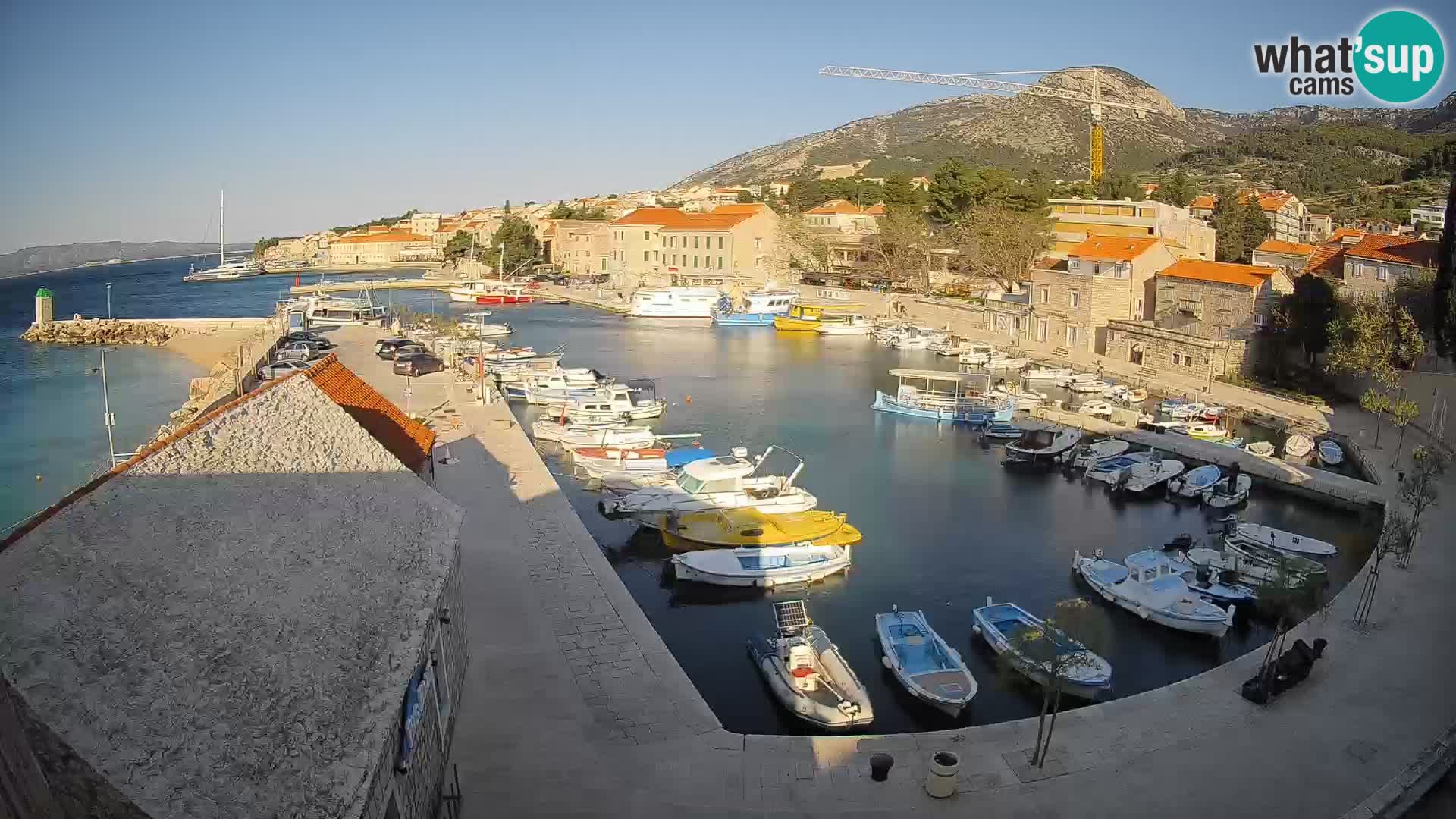 Webcam Bol Hafen – Liveblick auf Bol Riva & Marina