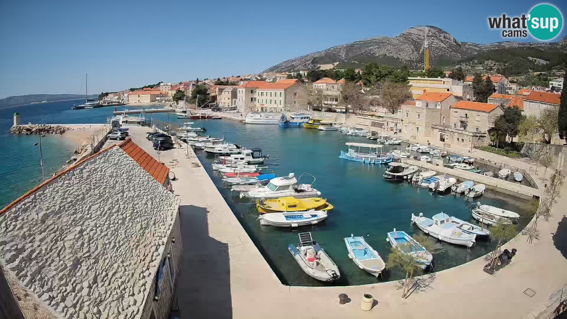 Webcam porto di Bol – Vista live sulla Riva e Marina