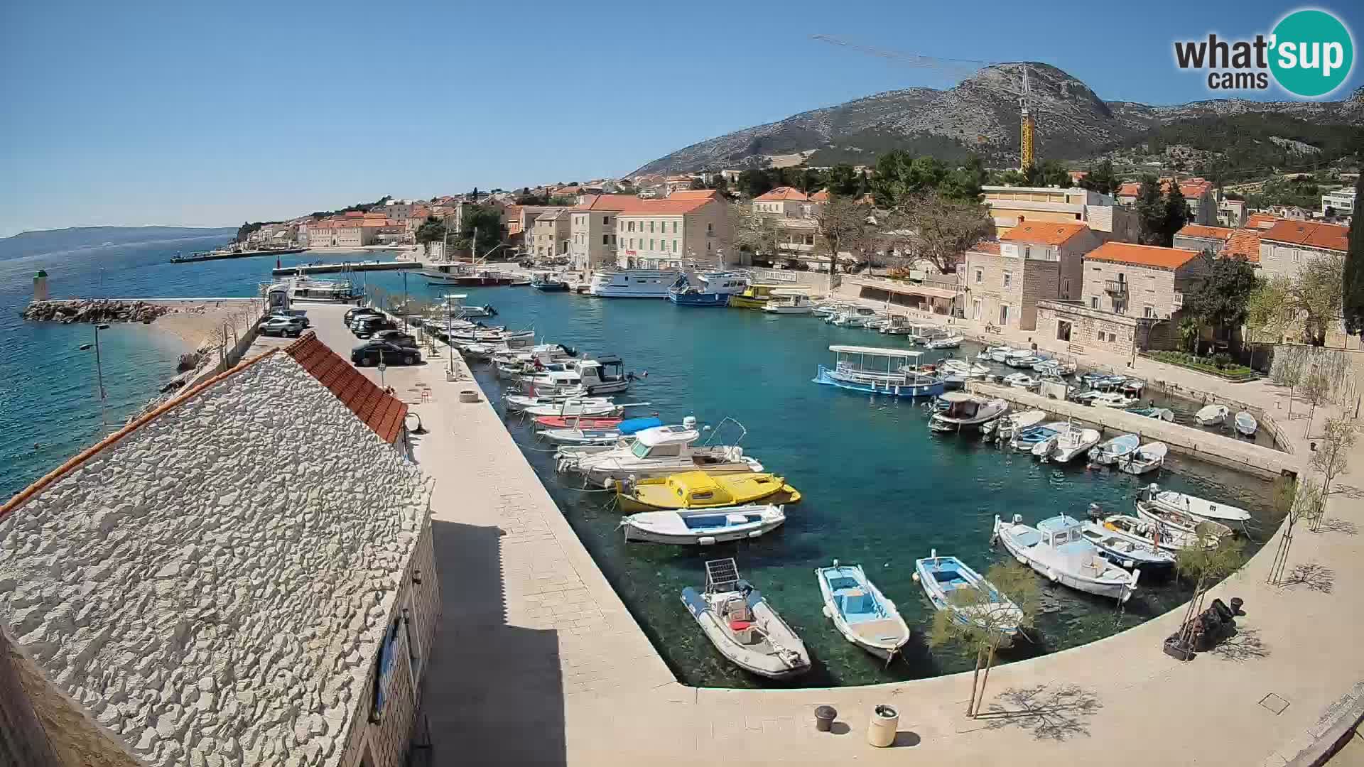 Webcam porto di Bol – Vista live sulla Riva e Marina