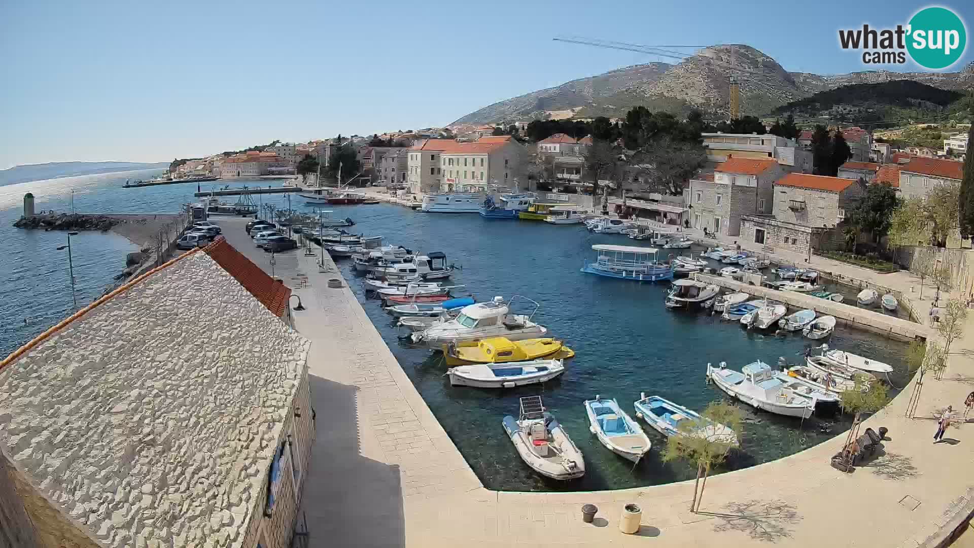 Webcam porto di Bol – Vista live sulla Riva e Marina