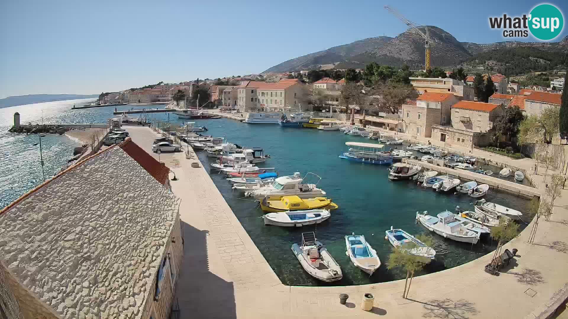 Webcam Bol Harbour – Live View of Bol Riva & Marina