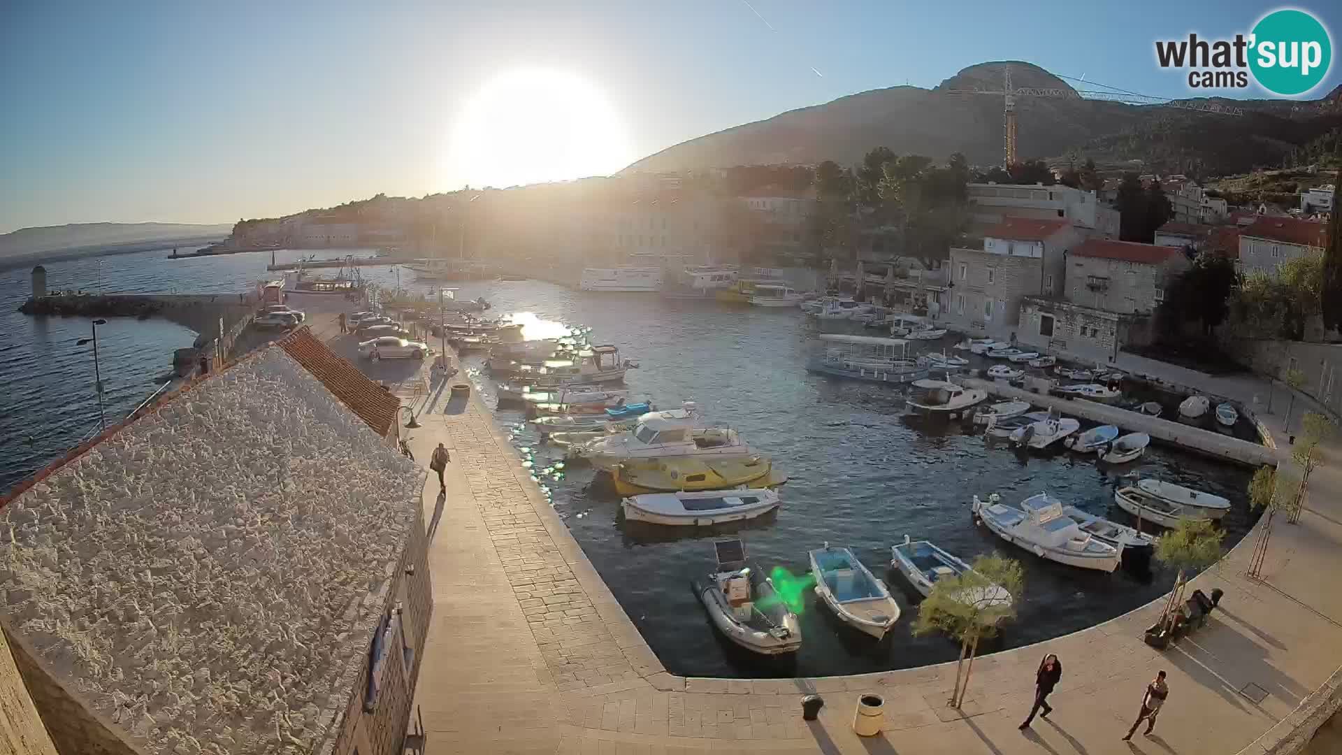 Webcam Bol Hafen – Liveblick auf Bol Riva & Marina