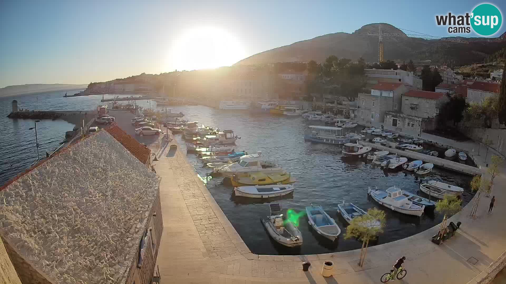 Webcam Bol Hafen – Liveblick auf Bol Riva & Marina