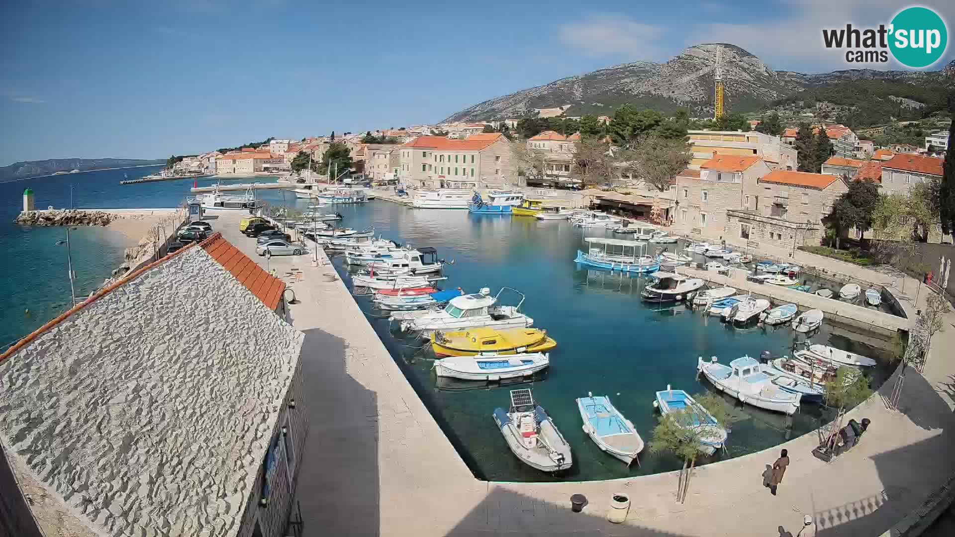 Webcam porto di Bol – Vista live sulla Riva e Marina