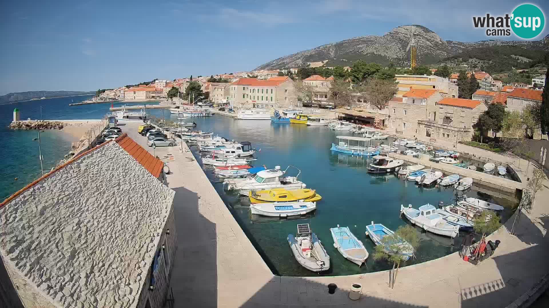 Webcam porto di Bol – Vista live sulla Riva e Marina