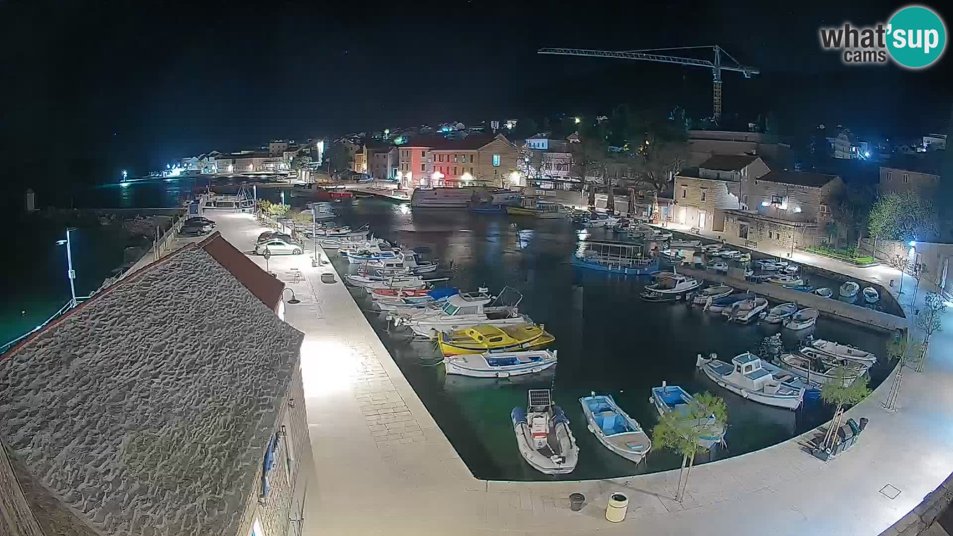 Webcam Bol Hafen – Liveblick auf Bol Riva & Marina