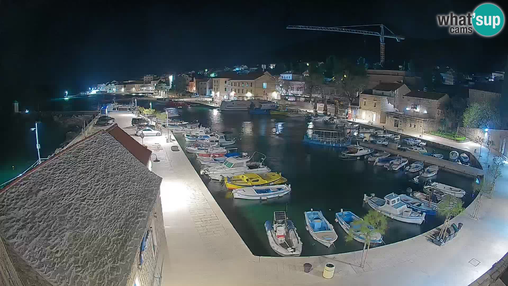 Webcam Bol Hafen – Liveblick auf Bol Riva & Marina