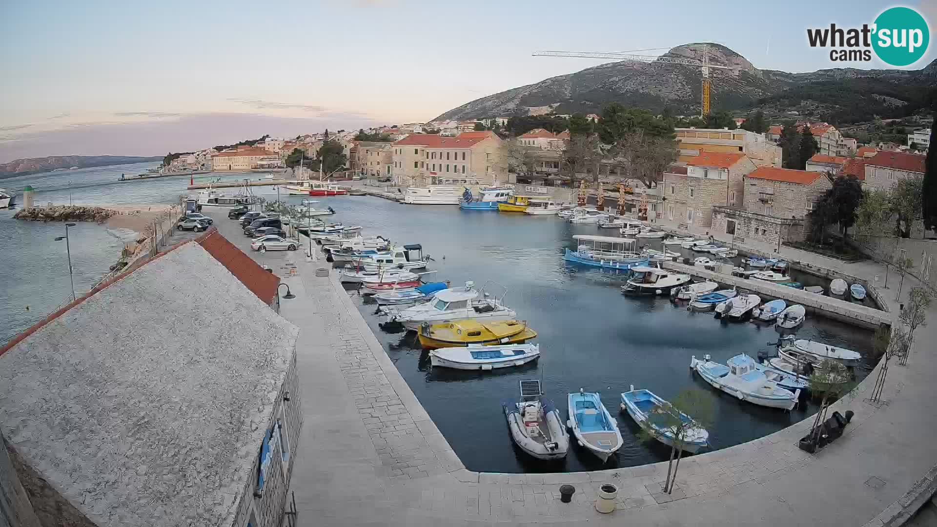 Webcam Bol Harbour – Live View of Bol Riva & Marina