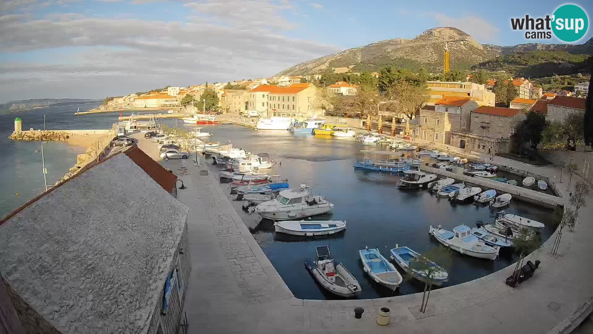 Webcam porto di Bol – Vista live sulla Riva e Marina