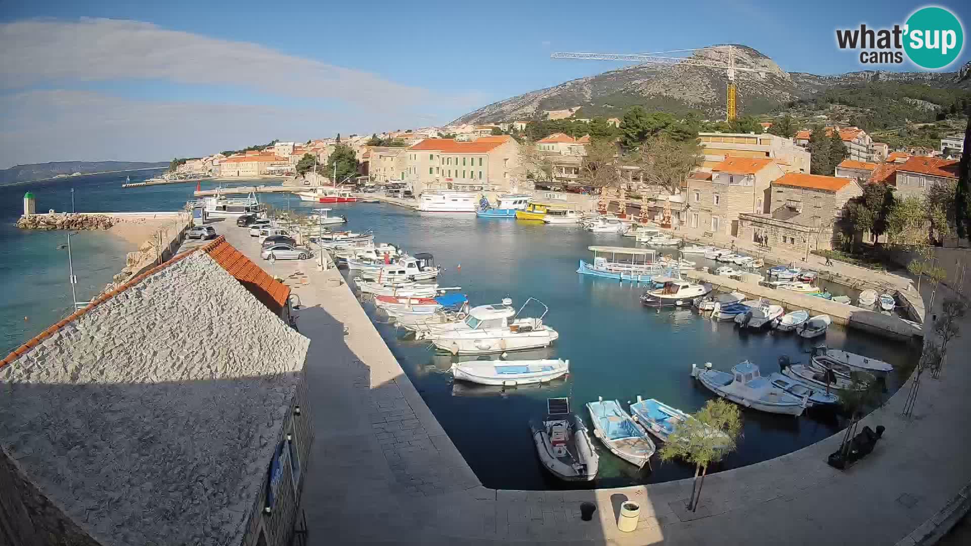 Webcam porto di Bol – Vista live sulla Riva e Marina