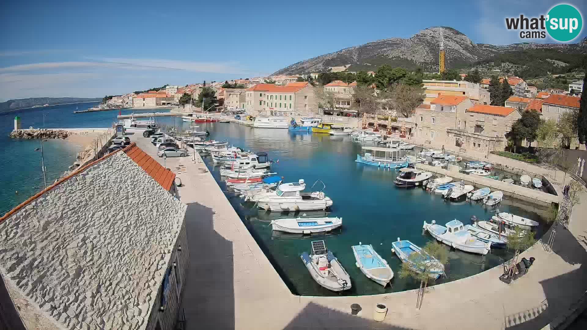 Webcam porto di Bol – Vista live sulla Riva e Marina