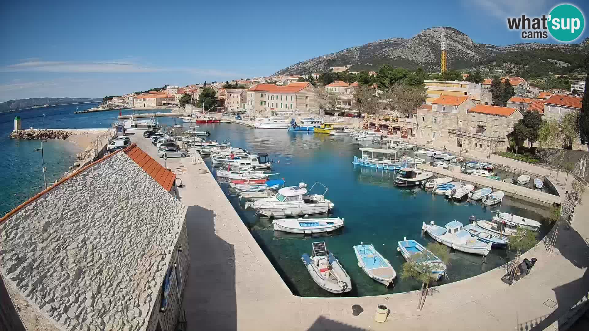 Webcam porto di Bol – Vista live sulla Riva e Marina