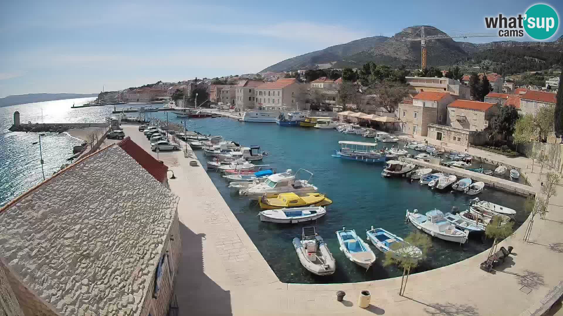 Webcam Bol Hafen – Liveblick auf Bol Riva & Marina