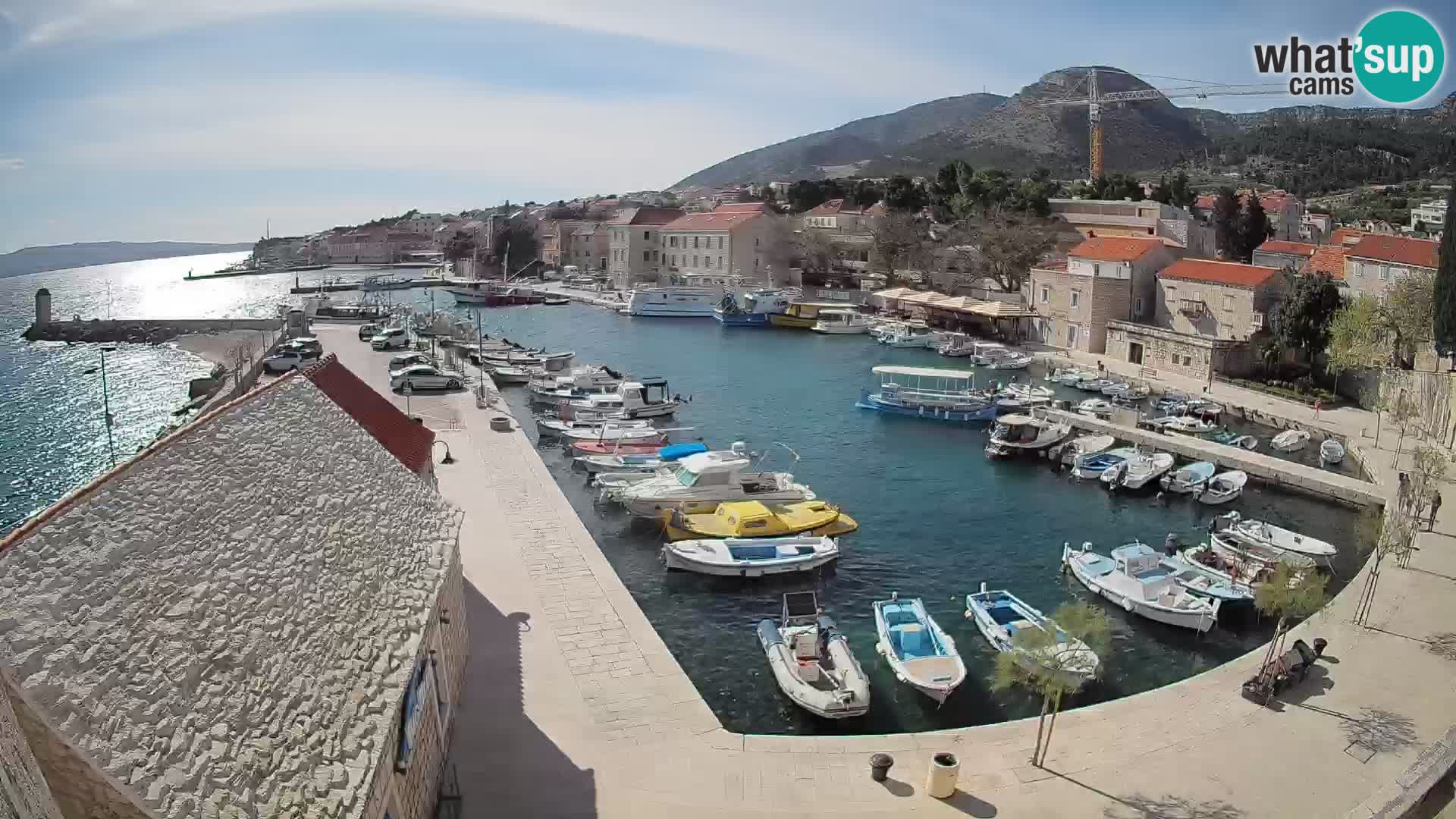 Webcam Bol Hafen – Liveblick auf Bol Riva & Marina