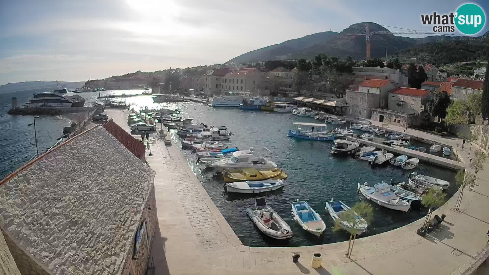 Webcam Bol Harbour – Live View of Bol Riva & Marina