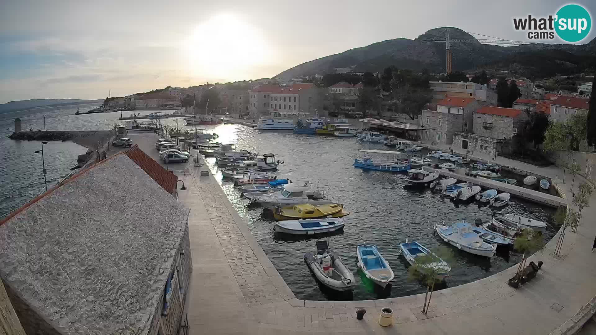 Webcam Bol Hafen – Liveblick auf Bol Riva & Marina