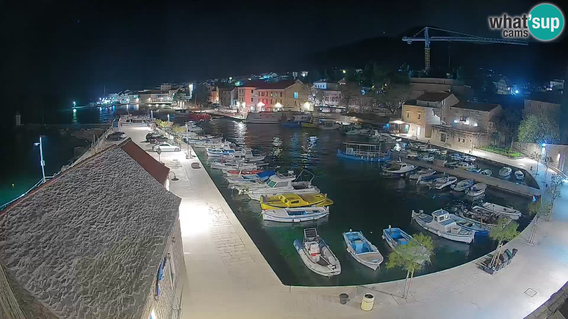 Webcam Bol Harbour – Live View of Bol Riva & Marina
