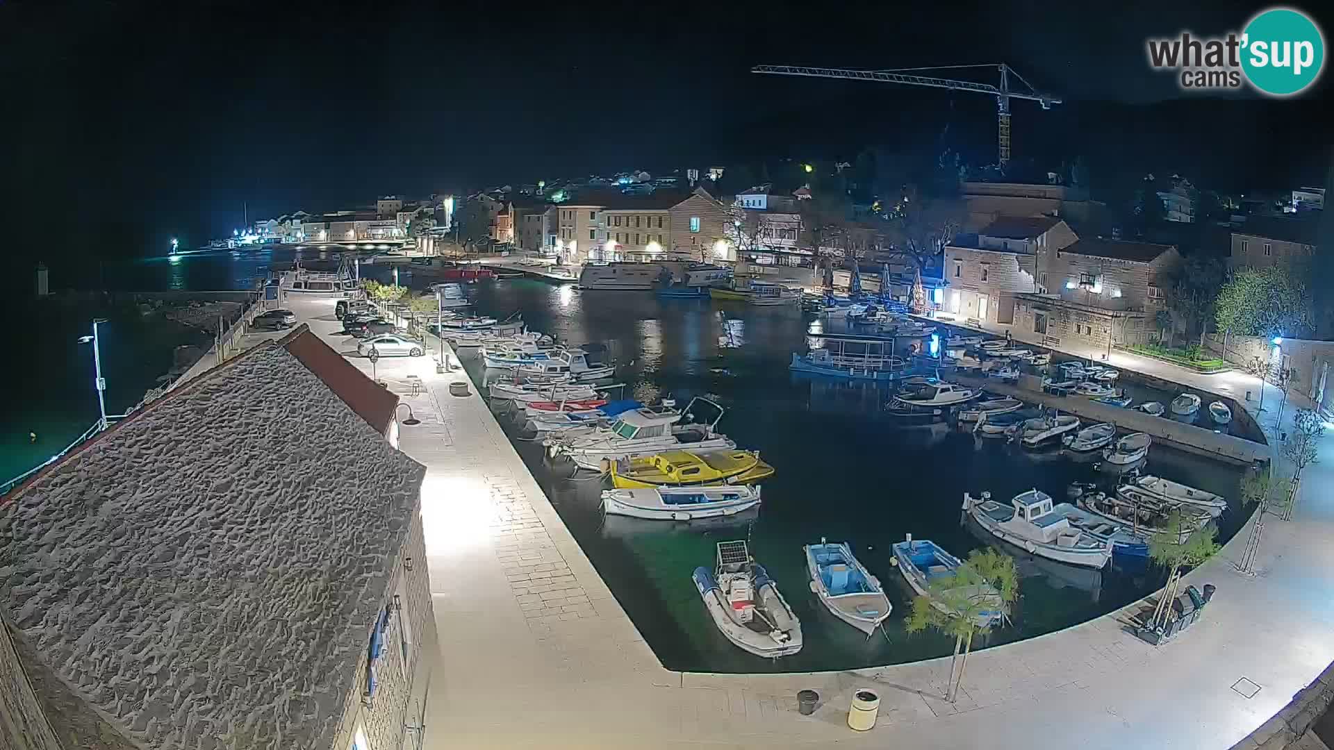 Webcam Bol Hafen – Liveblick auf Bol Riva & Marina