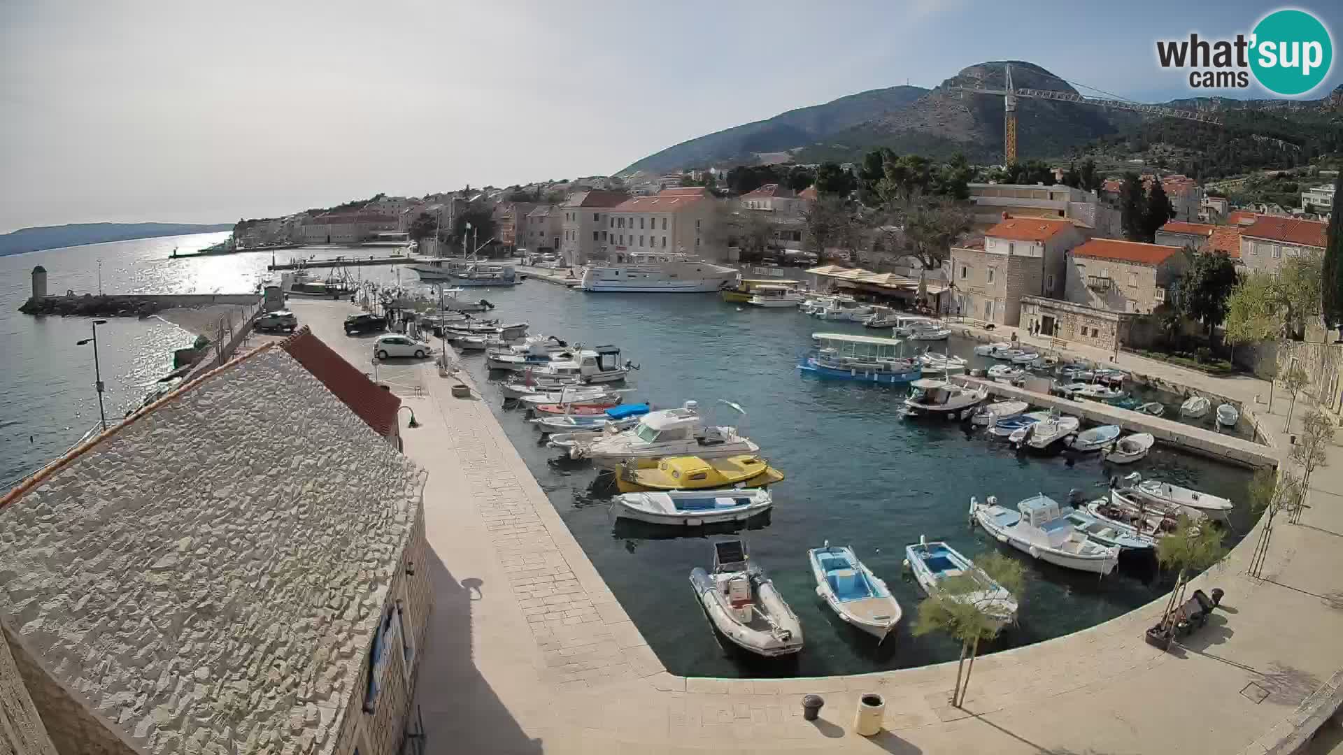 Webcam Bol Harbour – Live View of Bol Riva & Marina