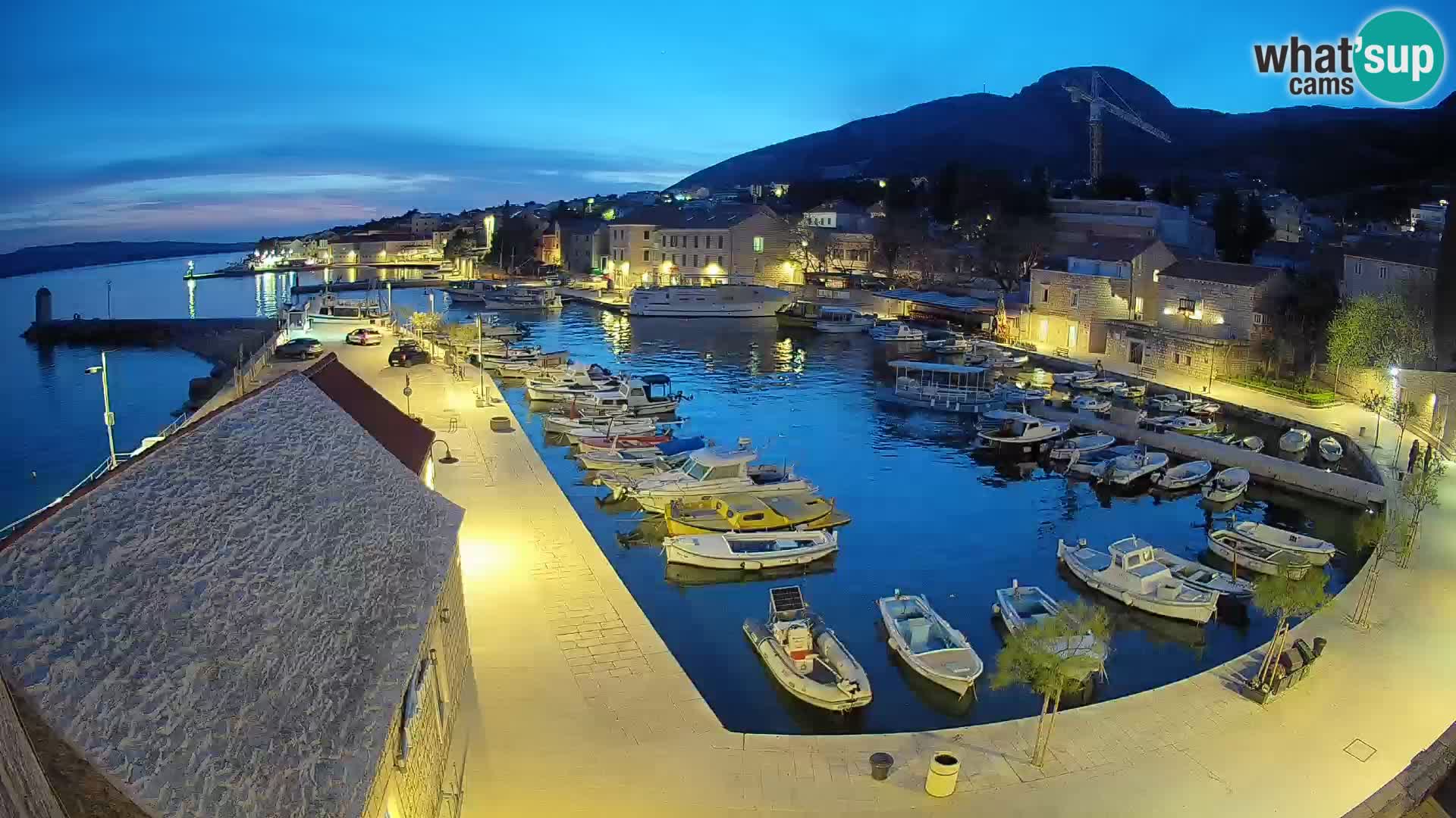Webcam Bol Harbour – Live View of Bol Riva & Marina