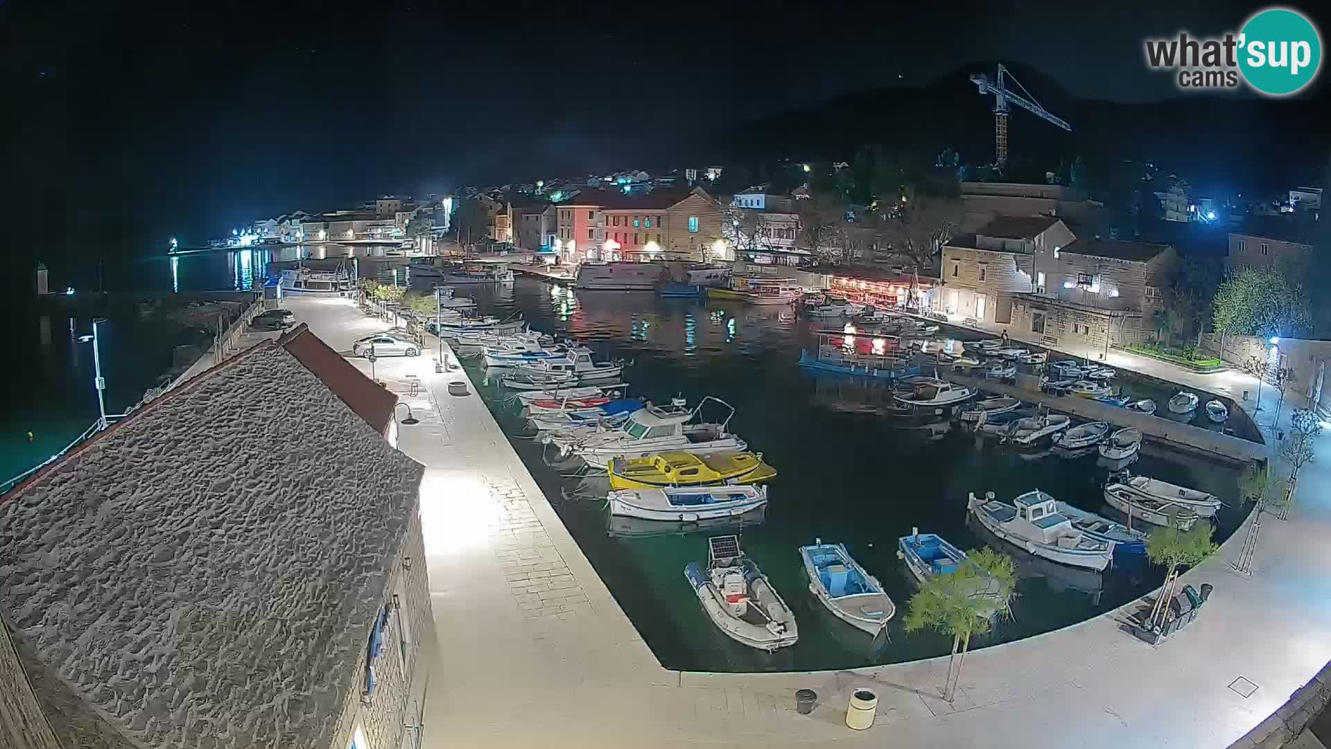 Webcam Bol Hafen – Liveblick auf Bol Riva & Marina