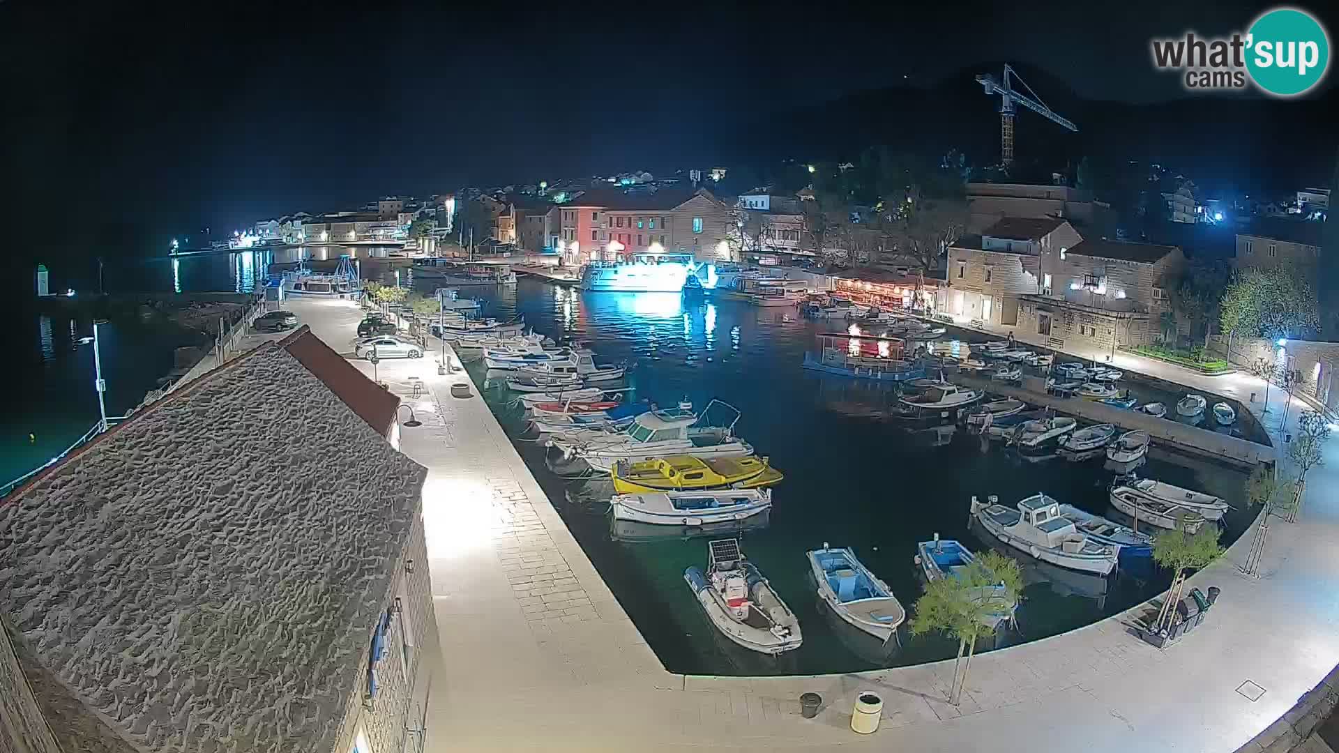 Webcam porto di Bol – Vista live sulla Riva e Marina