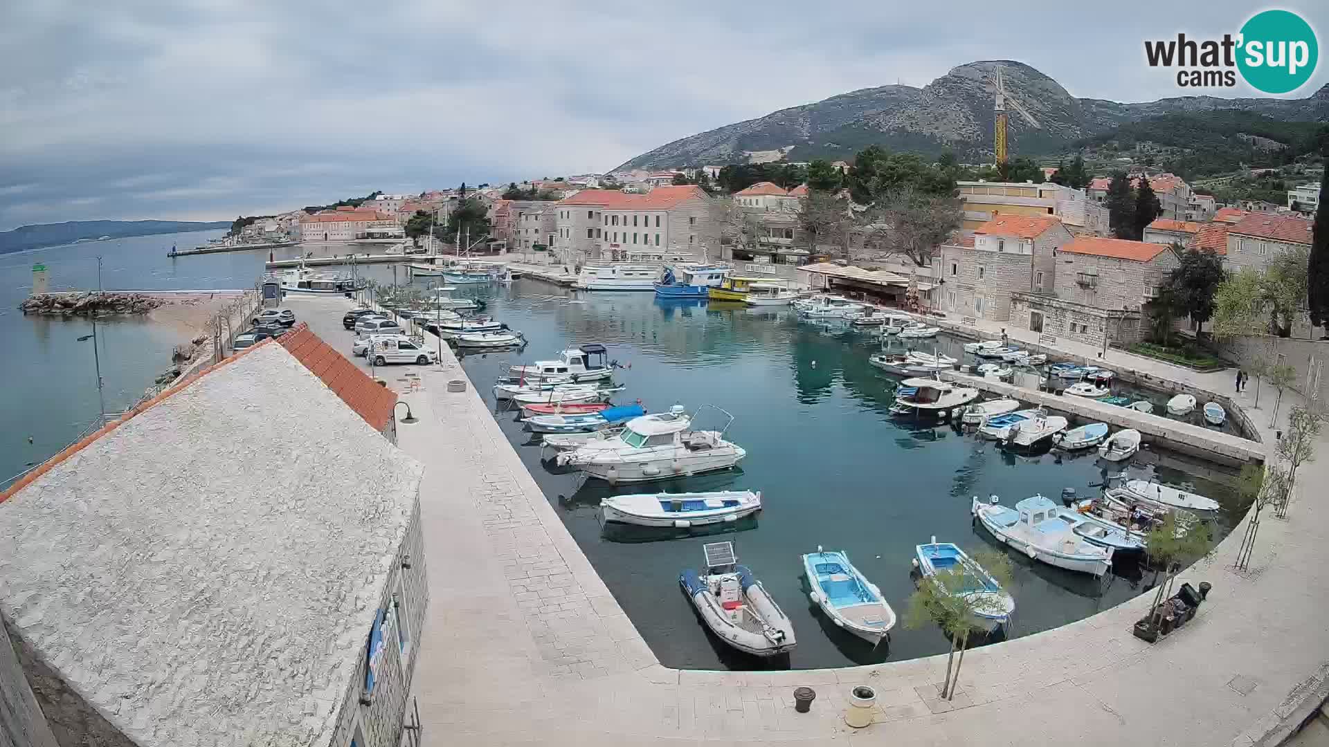 Webcam Bol Harbour – Live View of Bol Riva & Marina